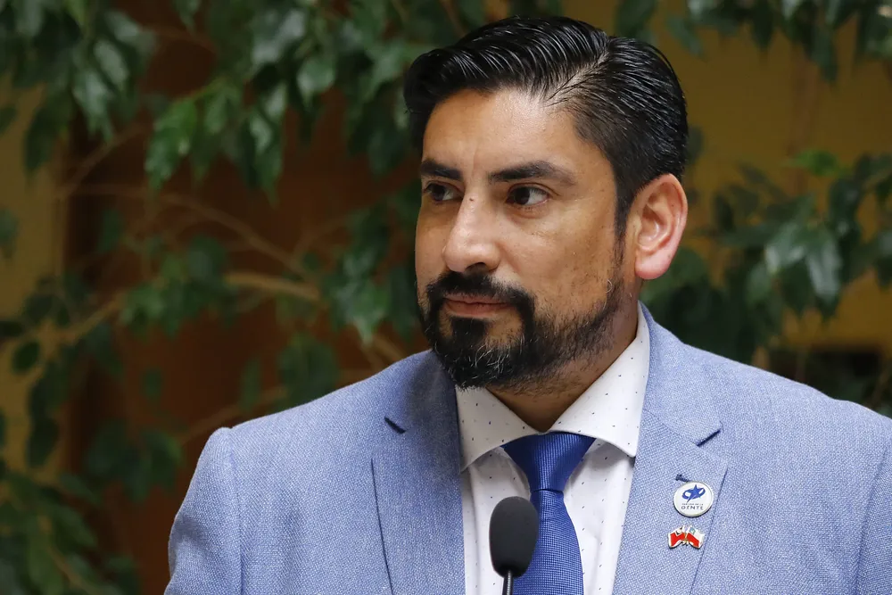 Diputado Oyarzo Agencia Uno