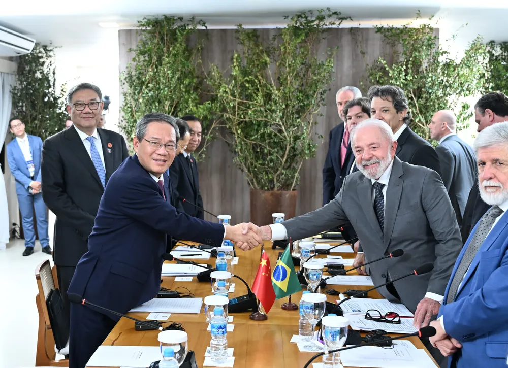 Li Qiang meets y Luiz Inacio Lula da Silva Agencia Xinhua