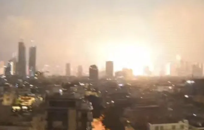 El sol sale en Tel Aviv por la noche. Redes Sociales
