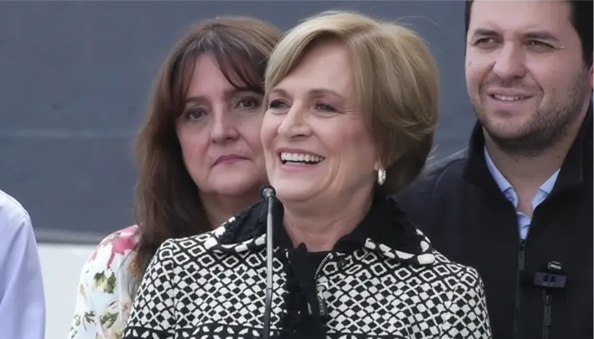Evelyn Matthei The Times en Español Creado con IA