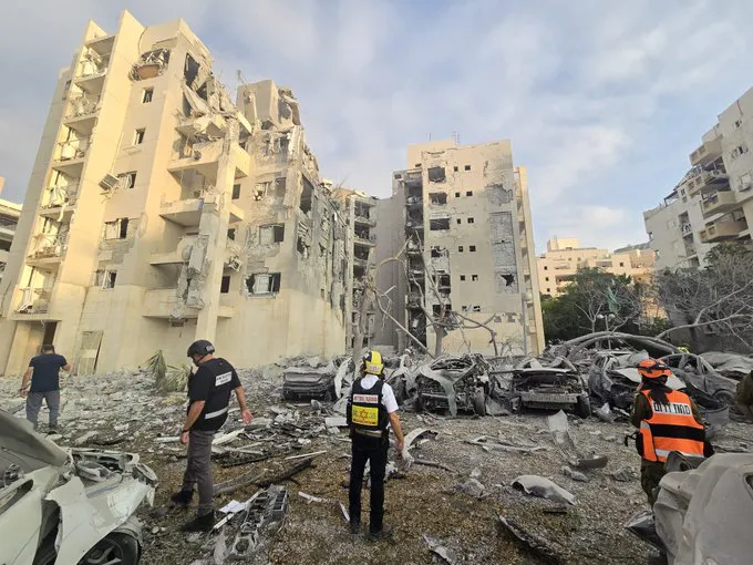Misil iraní en Beersheba deja cinco muertos y 20 heridos @manniefabian