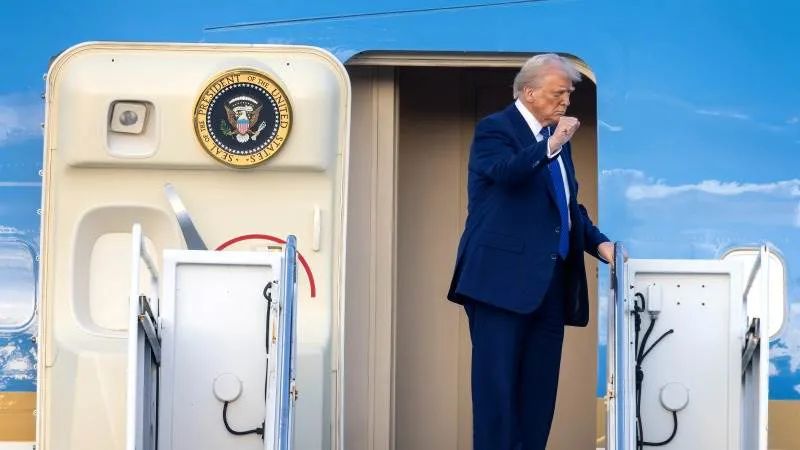 Donald Trump E PA / CRISTO BAL HERRE RA - ULASHKEVICH