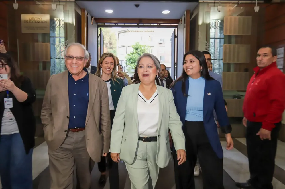 Jeannette Jara Fotógrafo Cristian Daniel González Henríquez para The Times en Español