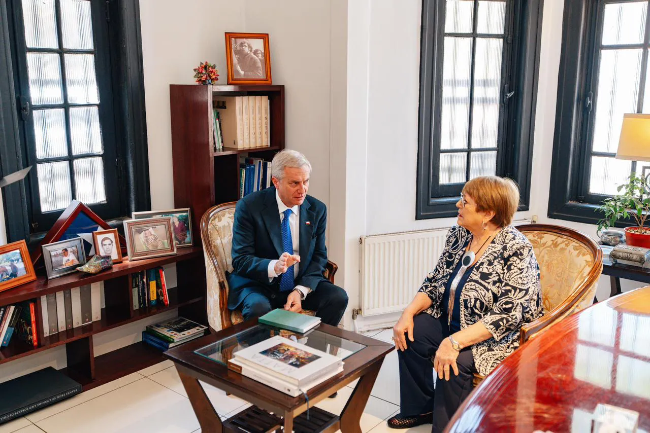 Kast Se Reúne con Bachelet