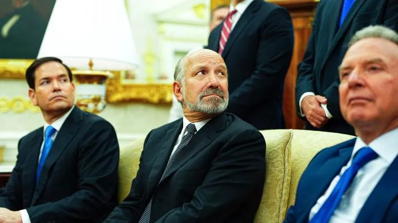 La Casa Blanca E P A / A A R O N S C H W A R T Z / P O O L