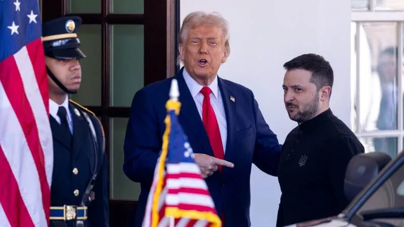 Volodymyr Zelensky y  Donald Trump E P A / S H A W N T H E W