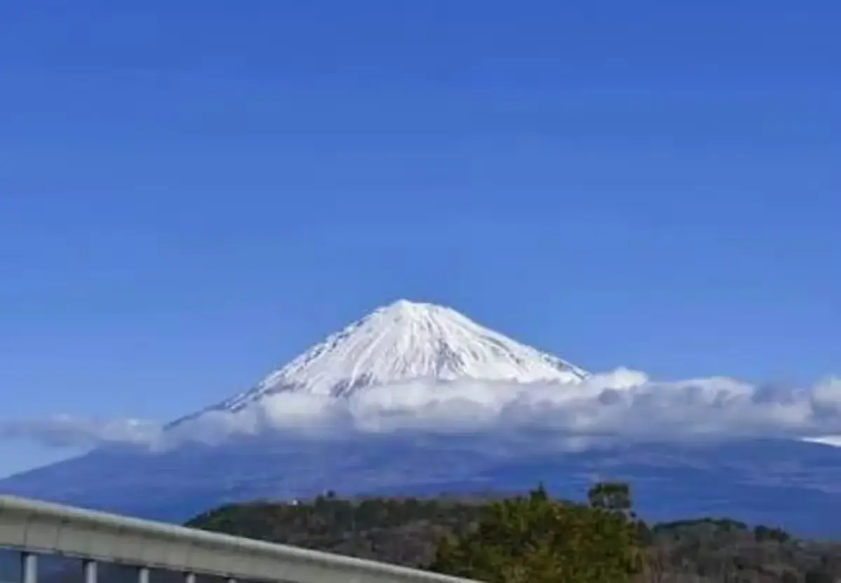 Padre deja solo a hijo de 7 años en Monte Fuji